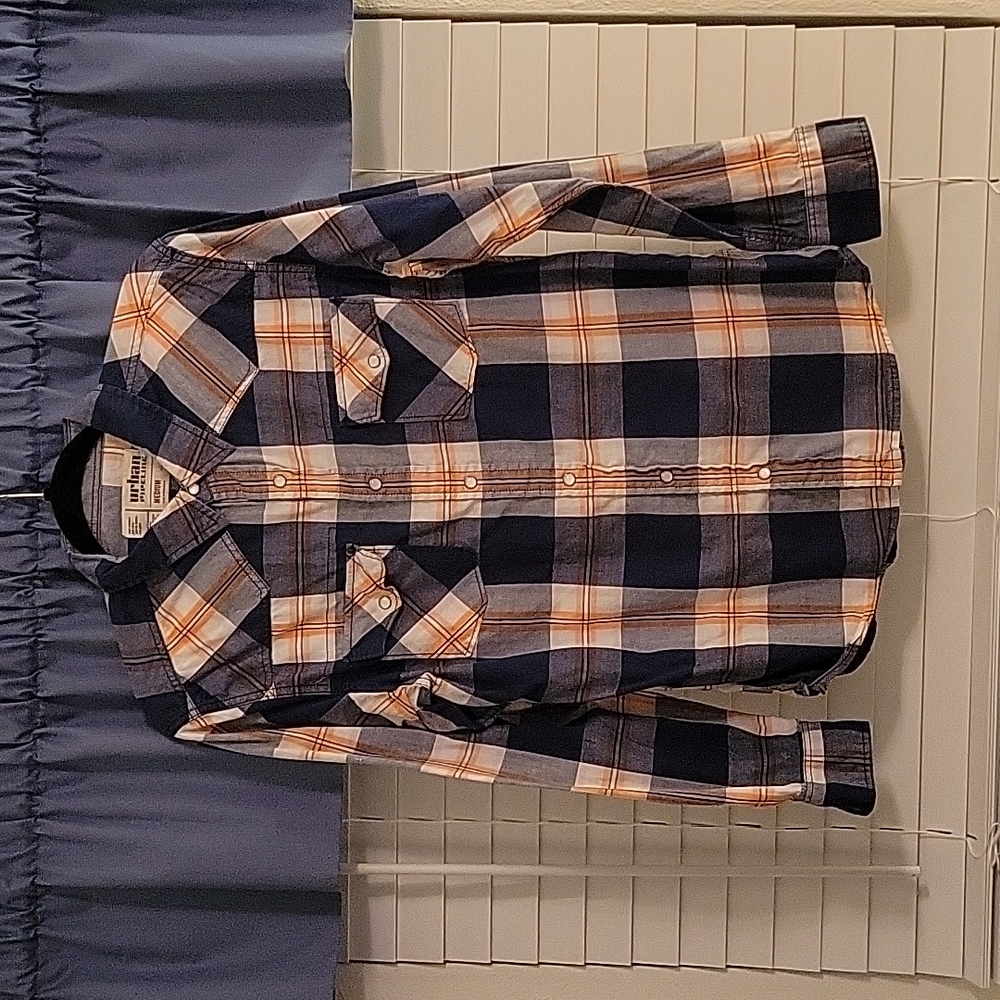 Urban Pipeline men's  button down shirt.... size medium